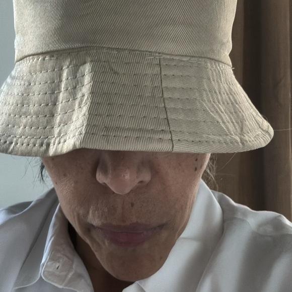 Pink or Red bucket hat with print inside - Picture 3 of 4